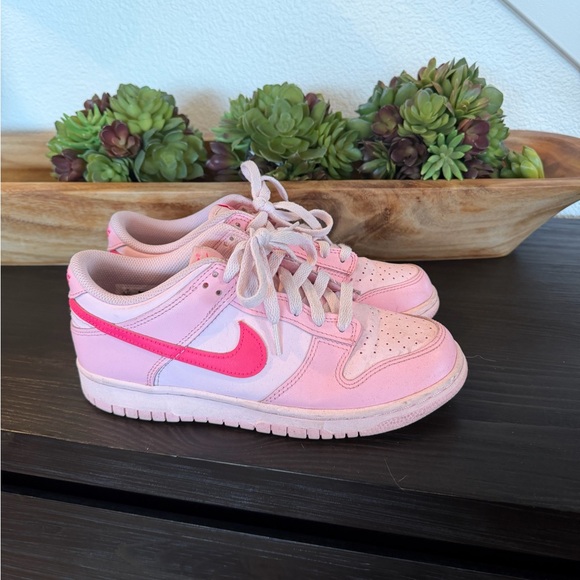 Nike Other - Nike girls triple‎ pink dunk dunks low shoes sneakers size 6.5y EUC